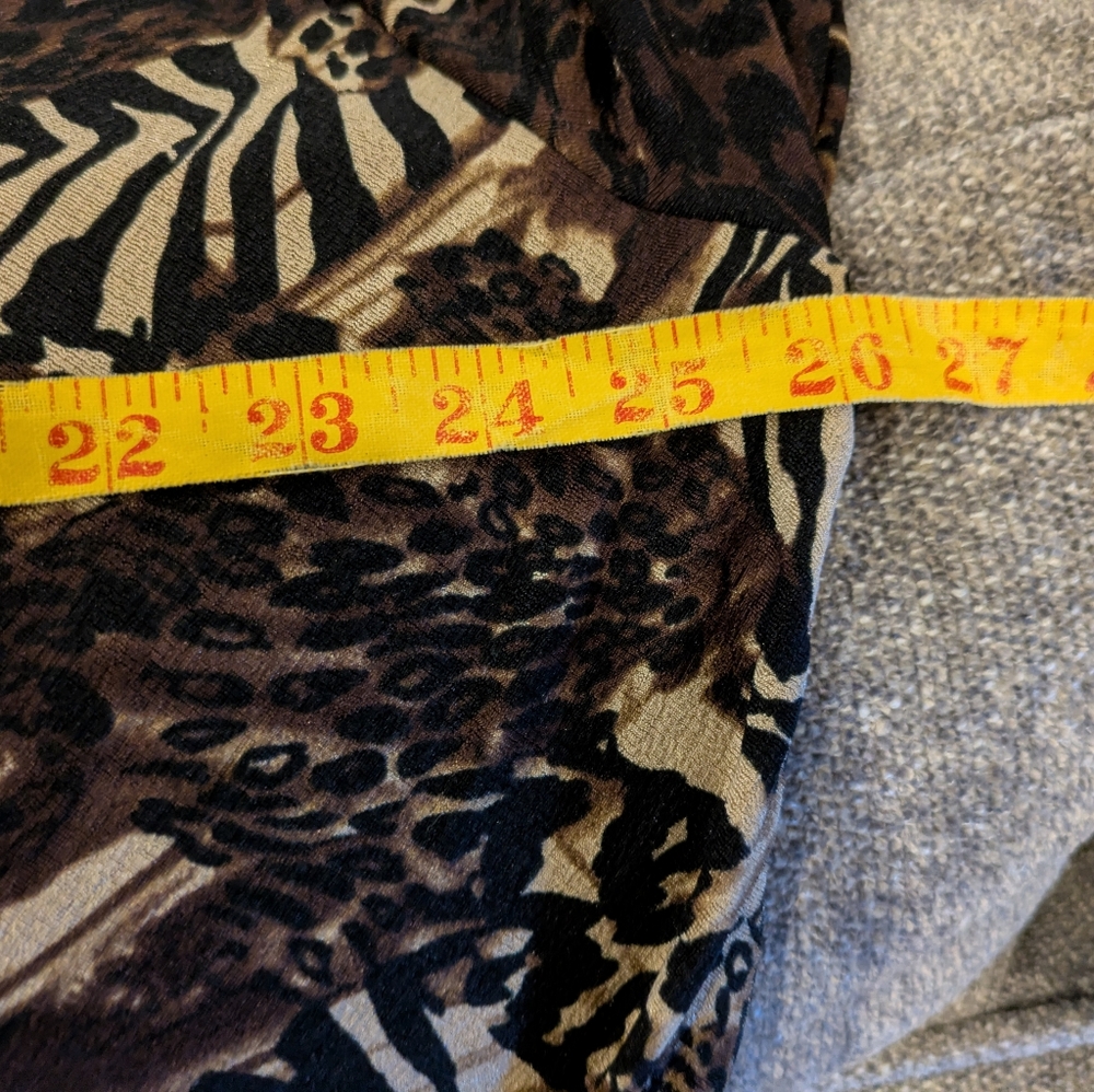 🔴 3/$15 Briggs New York Brown Animal Print Blouse - Picture 9 of 11